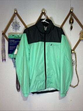 Frogg Toggs Women’s Mint & Black Packable Utility Jacket